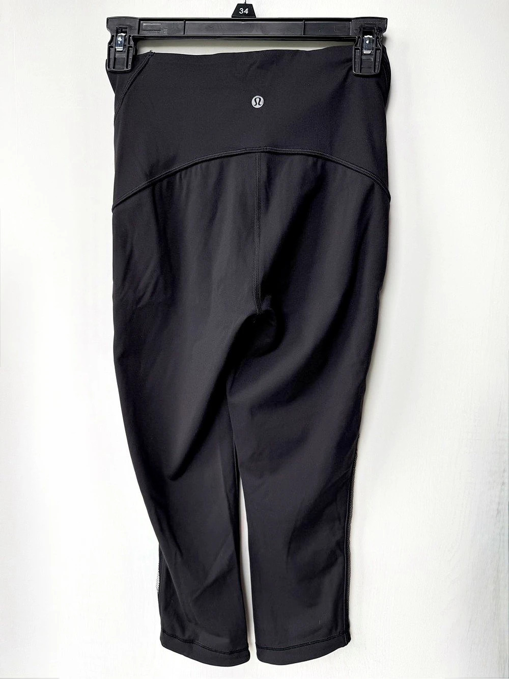 lululemon Capri *Lace Black Athletic Leggings Size 6 Like New